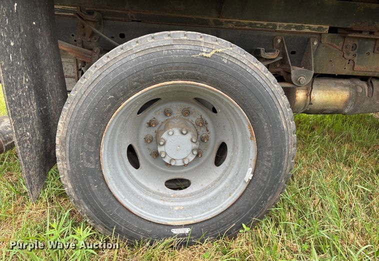 image for item EN5569 2013 Ford F550 dump flatbed truck