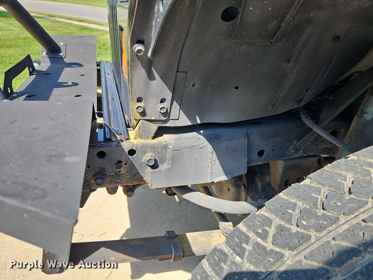 image for item EO4608 1994 Jeep Wrangler S SUV