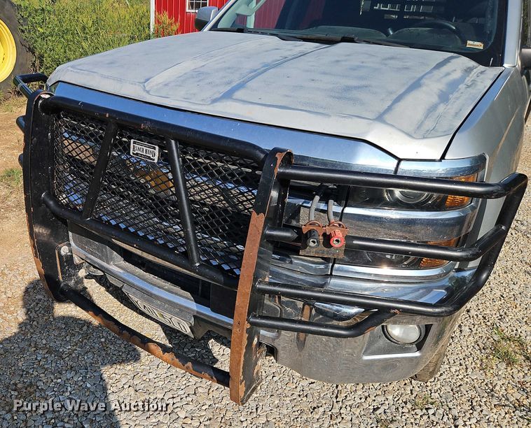 image for item EO4646 2017 Chevrolet Silverado 2500HD Crew Cab flatbed pickup truck
