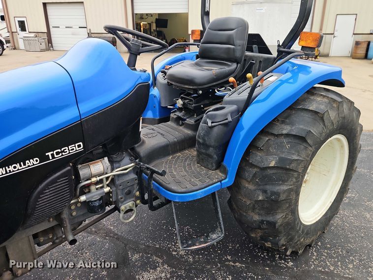 image for item EO4648 New Holland TC35D MFWD tractor