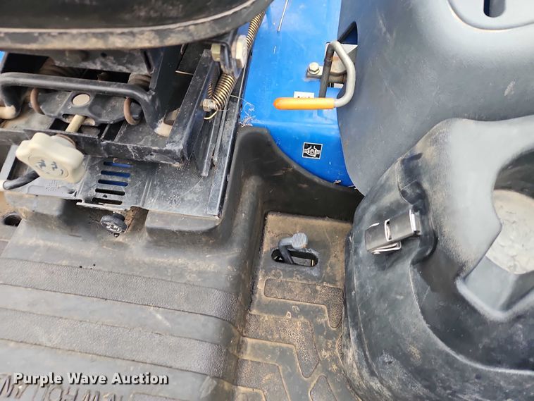 image for item EO4648 New Holland TC35D MFWD tractor