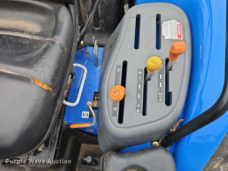 image for item EO4648 New Holland TC35D MFWD tractor