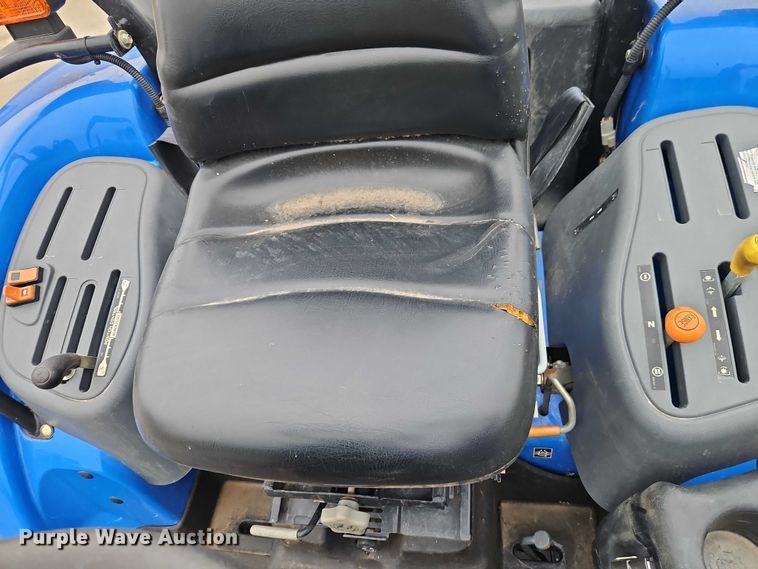 image for item EO4648 New Holland TC35D MFWD tractor