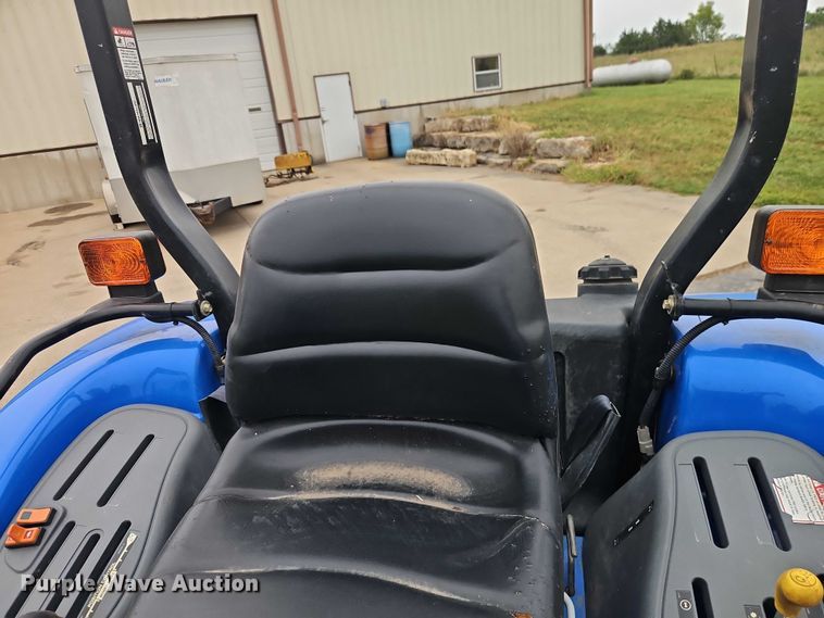 image for item EO4648 New Holland TC35D MFWD tractor