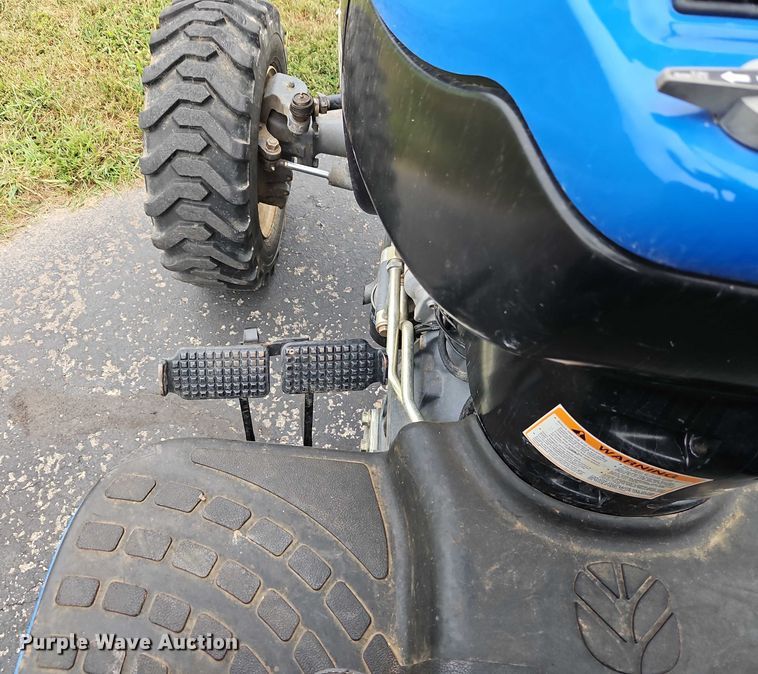 image for item EO4648 New Holland TC35D MFWD tractor