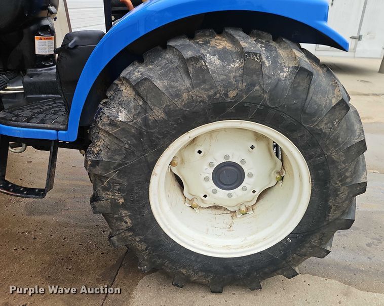 image for item EO4648 New Holland TC35D MFWD tractor