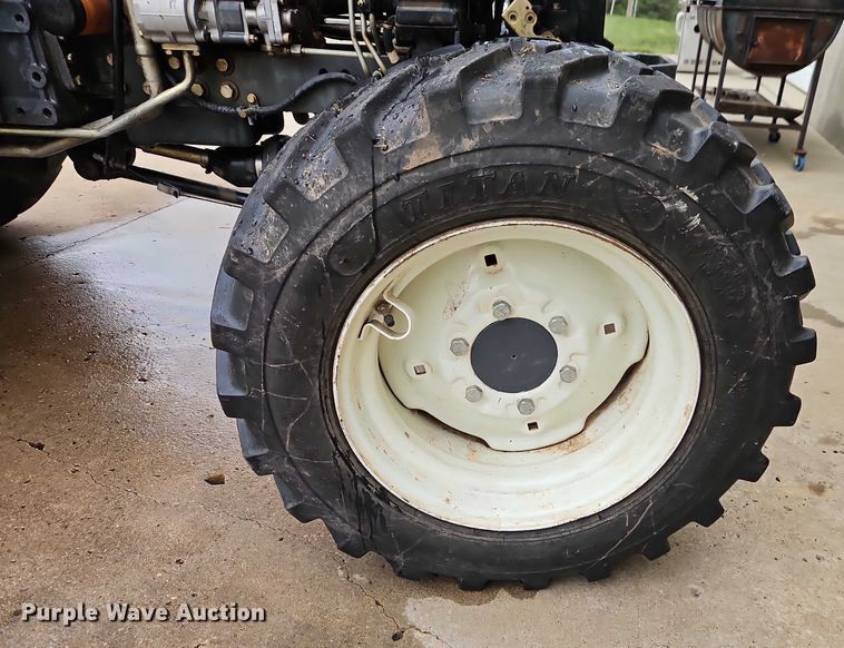 image for item EO4648 New Holland TC35D MFWD tractor