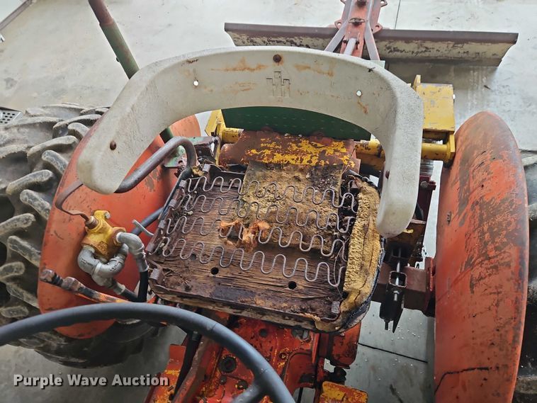 image for item EO4651 International 404 tractor