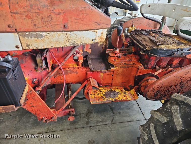 image for item EO4651 International 404 tractor