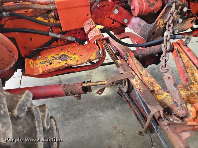 image for item EO4651 International 404 tractor