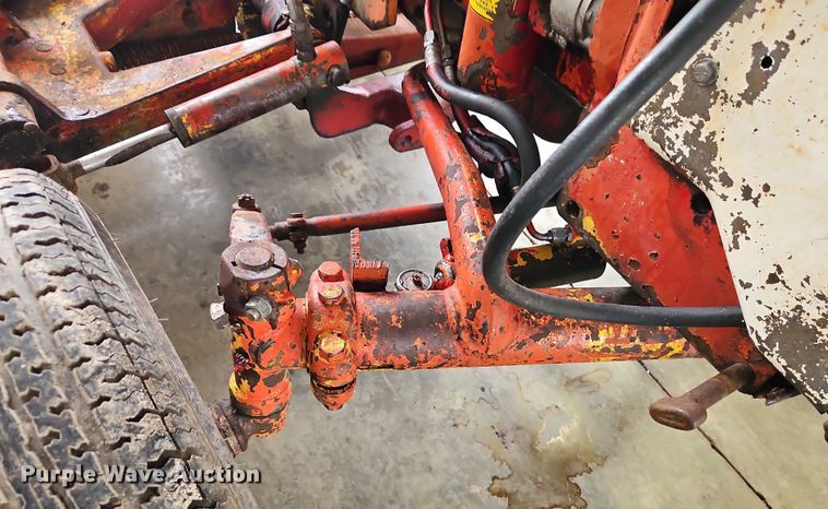 image for item EO4651 International 404 tractor