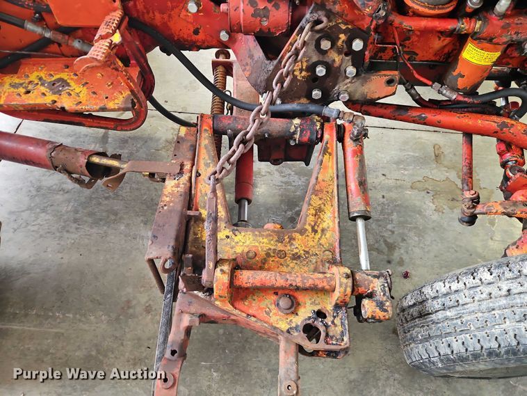 image for item EO4651 International 404 tractor