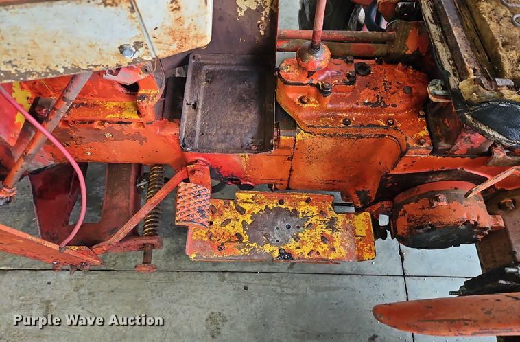 image for item EO4651 International 404 tractor