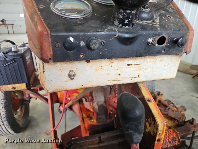 image for item EO4651 International 404 tractor