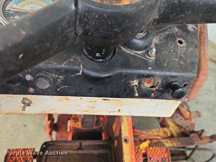 image for item EO4651 International 404 tractor