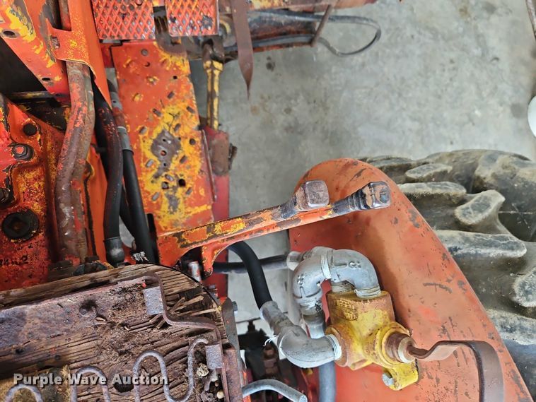 image for item EO4651 International 404 tractor