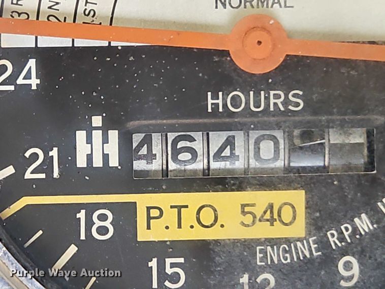 image for item EO4651 International 404 tractor