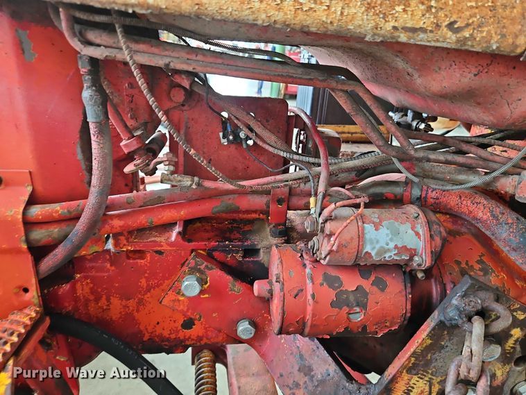 image for item EO4651 International 404 tractor