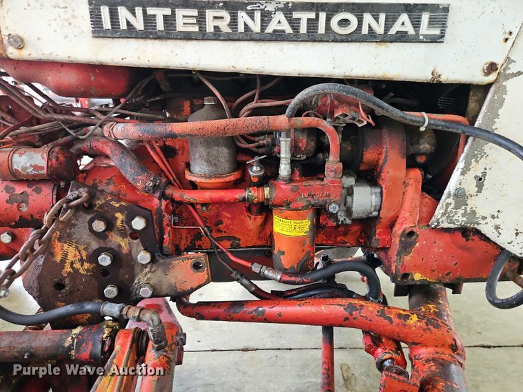 image for item EO4651 International 404 tractor