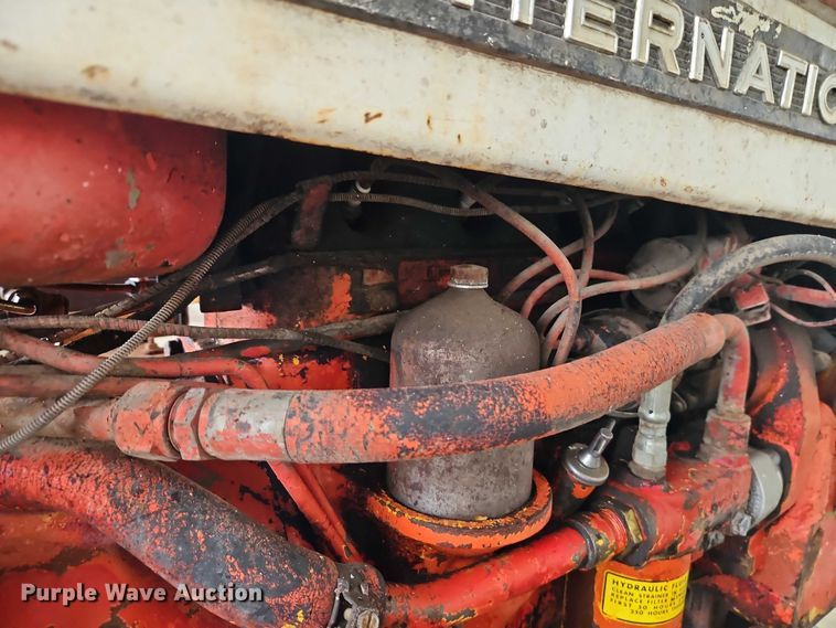 image for item EO4651 International 404 tractor
