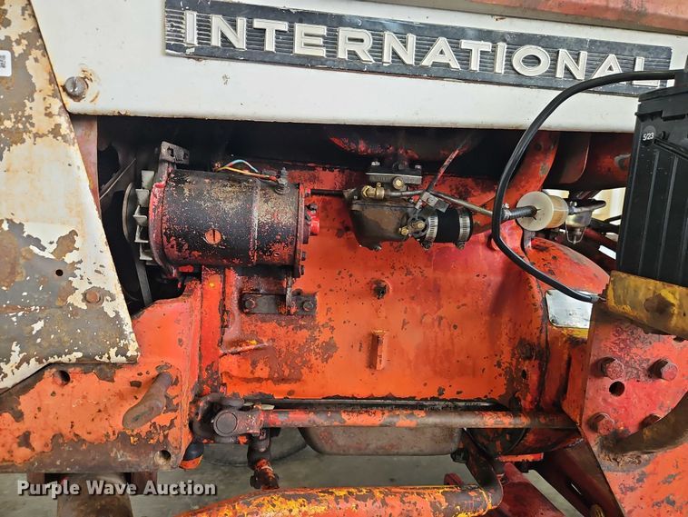 image for item EO4651 International 404 tractor