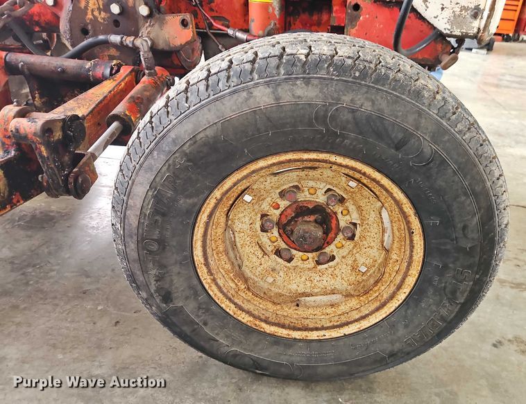 image for item EO4651 International 404 tractor