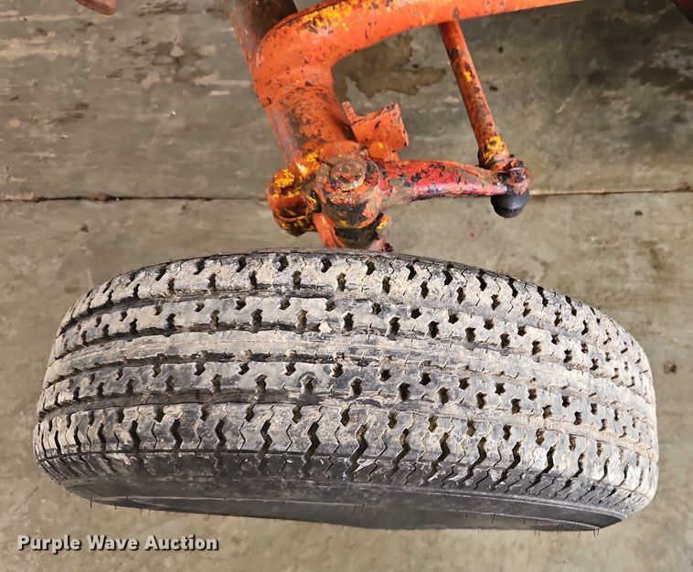 image for item EO4651 International 404 tractor