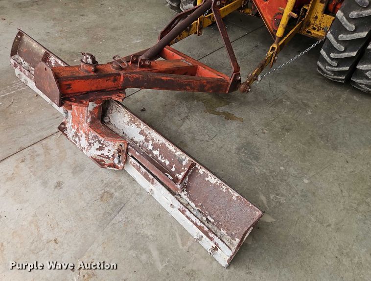 image for item EO4651 International 404 tractor