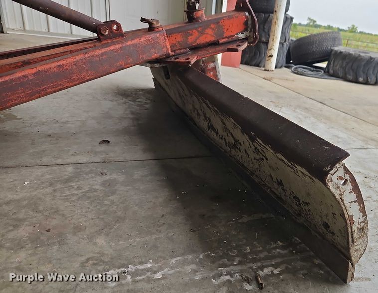 image for item EO4651 International 404 tractor