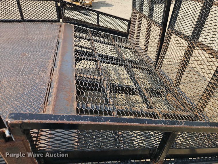 image for item EO4656 2002 Mitsubishi Fuso FE639 flatbed truck