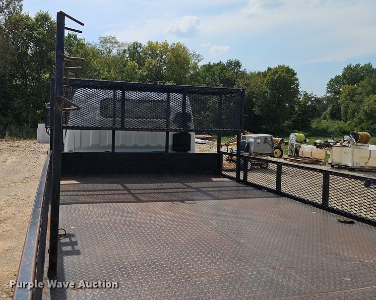 image for item EO4656 2002 Mitsubishi Fuso FE639 flatbed truck