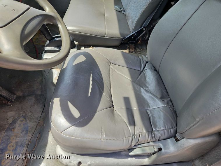 image for item EO4656 2002 Mitsubishi Fuso FE639 flatbed truck