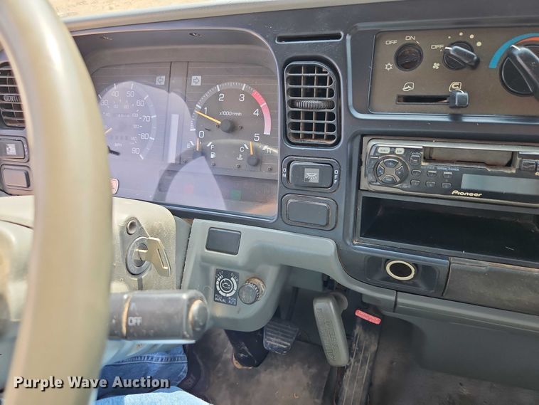 image for item EO4656 2002 Mitsubishi Fuso FE639 flatbed truck