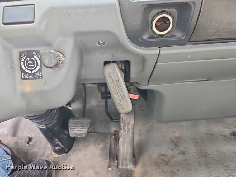 image for item EO4656 2002 Mitsubishi Fuso FE639 flatbed truck