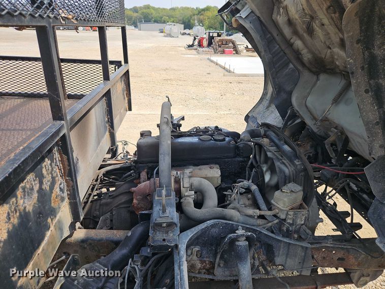 image for item EO4656 2002 Mitsubishi Fuso FE639 flatbed truck