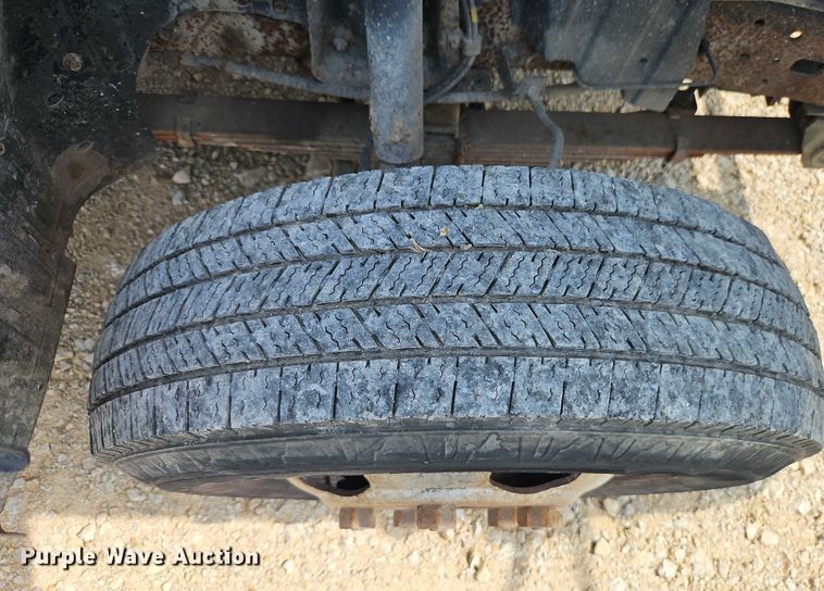 image for item EO4656 2002 Mitsubishi Fuso FE639 flatbed truck