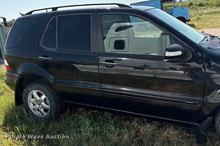 image for item EP0516 2004 Mercedes-Benz ML500 SUV