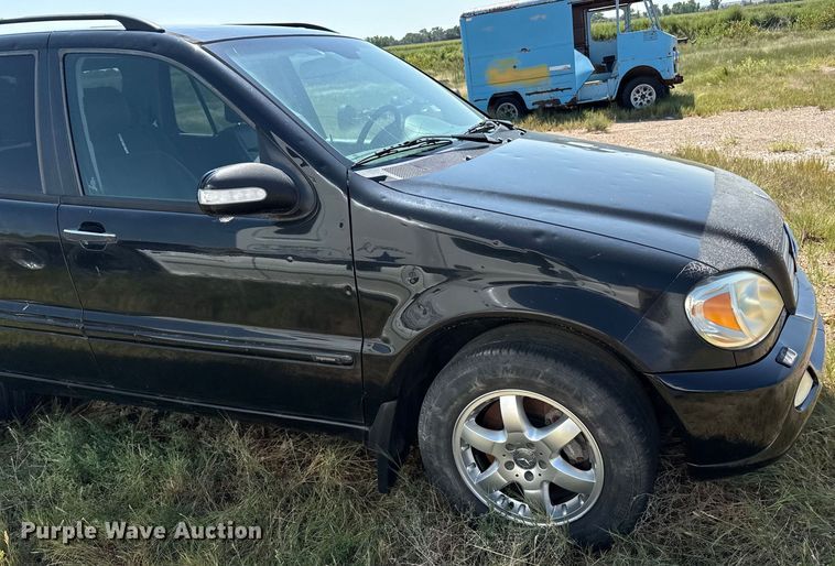 image for item EP0516 2004 Mercedes-Benz ML500 SUV