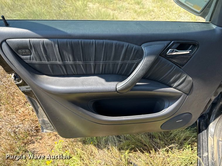 image for item EP0516 2004 Mercedes-Benz ML500 SUV