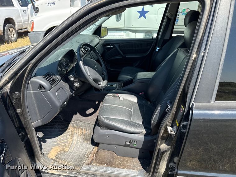 image for item EP0516 2004 Mercedes-Benz ML500 SUV