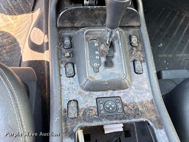 image for item EP0516 2004 Mercedes-Benz ML500 SUV