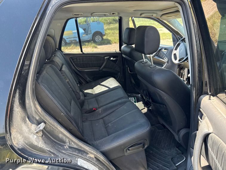 image for item EP0516 2004 Mercedes-Benz ML500 SUV