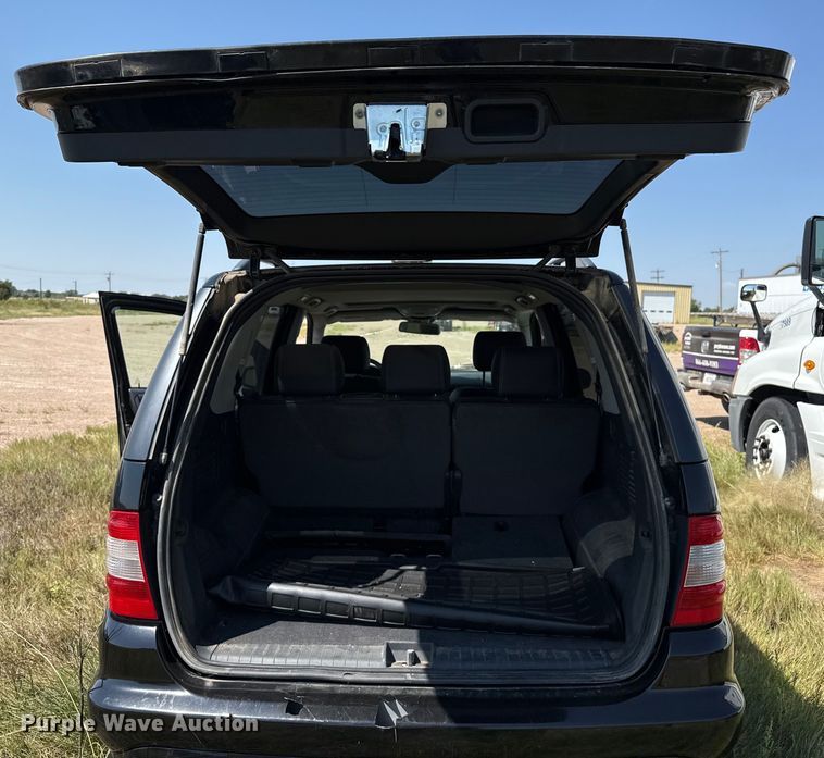image for item EP0516 2004 Mercedes-Benz ML500 SUV
