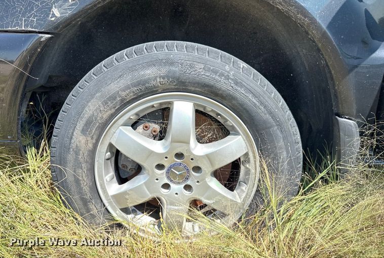 image for item EP0516 2004 Mercedes-Benz ML500 SUV