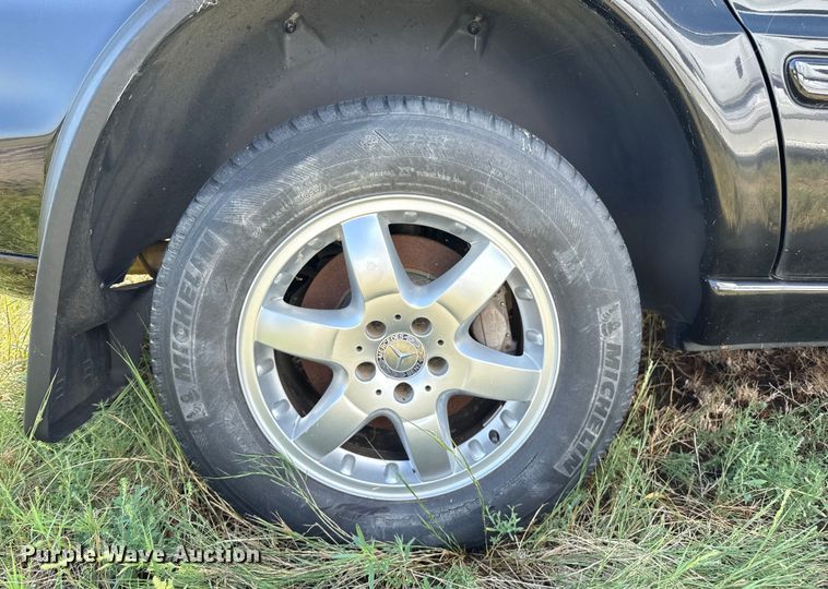 image for item EP0516 2004 Mercedes-Benz ML500 SUV