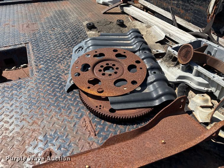 image for item EP0518 2001 Chevrolet Silverado 3500 Ext. Cab flatbed pickup truck