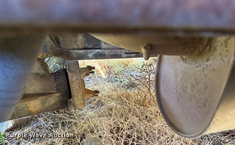 image for item EP0518 2001 Chevrolet Silverado 3500 Ext. Cab flatbed pickup truck