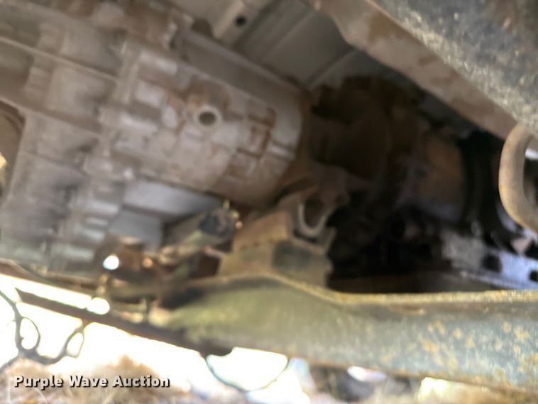 image for item EP0518 2001 Chevrolet Silverado 3500 Ext. Cab flatbed pickup truck