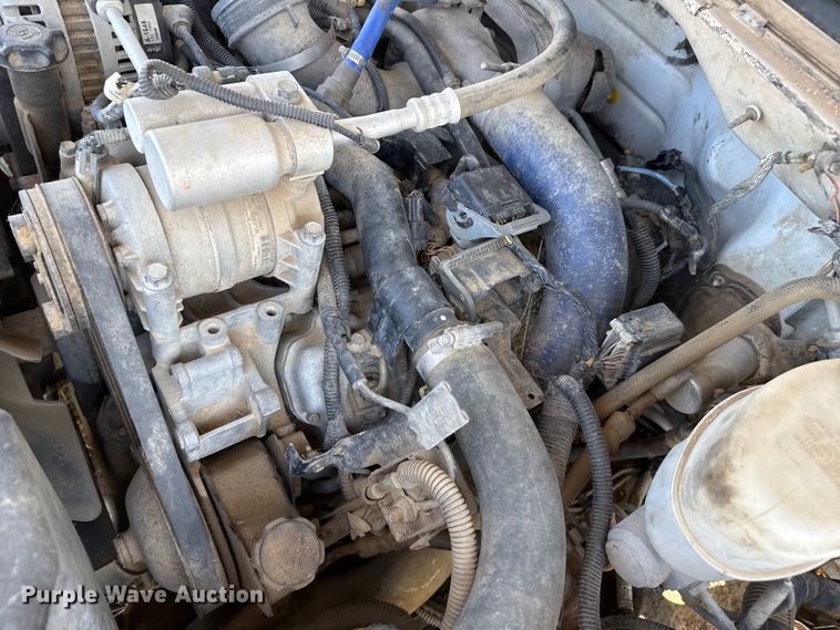 image for item EP0518 2001 Chevrolet Silverado 3500 Ext. Cab flatbed pickup truck