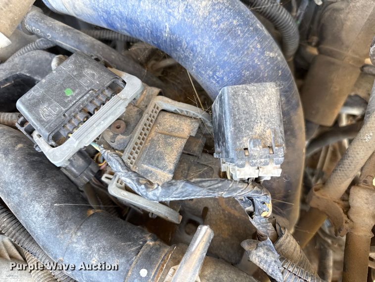 image for item EP0518 2001 Chevrolet Silverado 3500 Ext. Cab flatbed pickup truck